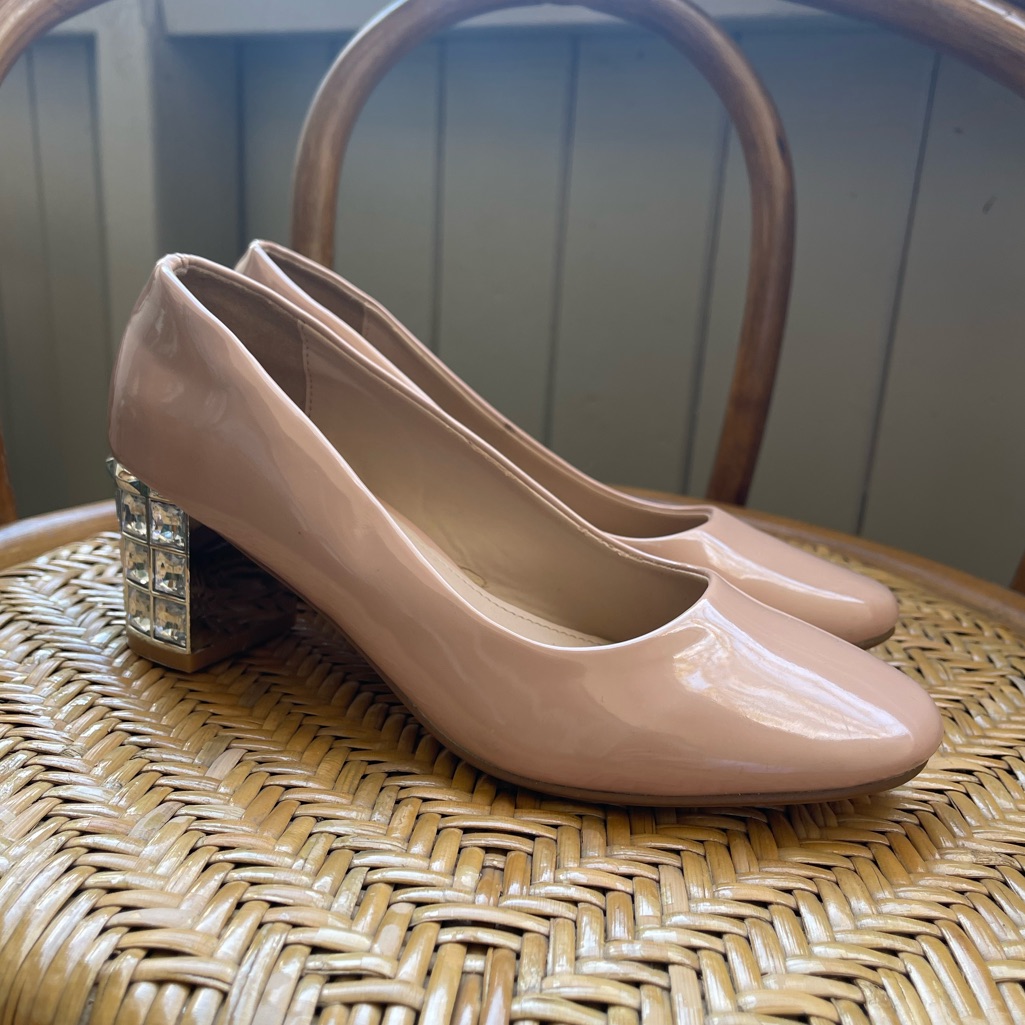 Miu Miu Nude Pink Patent Leather Pumps With Crystal! Size 36, 5.5/6